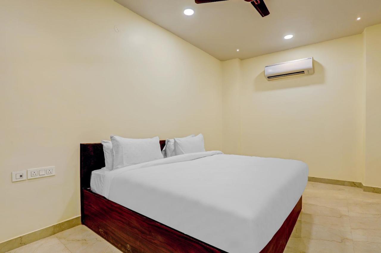 Collection O Hotel Aditya Palace Near Leisure Valley Park Гургаон Екстериор снимка